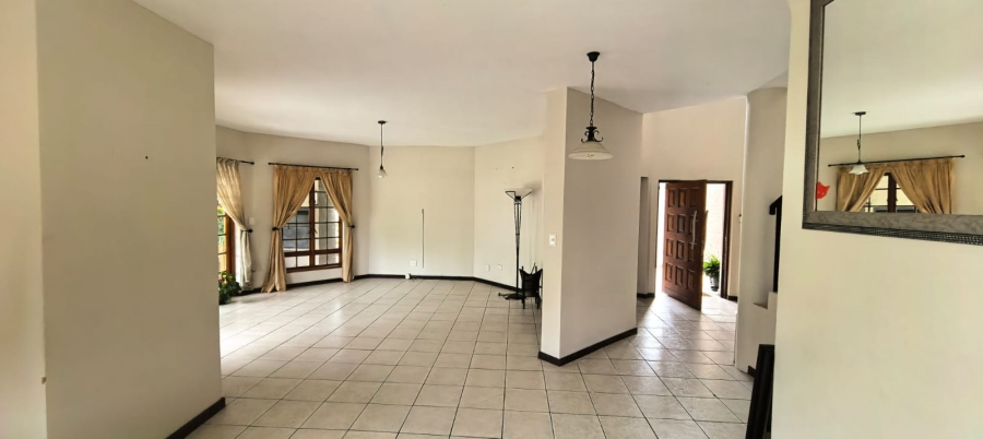 5 Bedroom Property for Sale in Kyalami Hills Gauteng