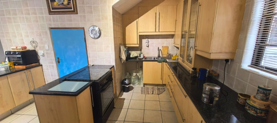 5 Bedroom Property for Sale in Kyalami Hills Gauteng