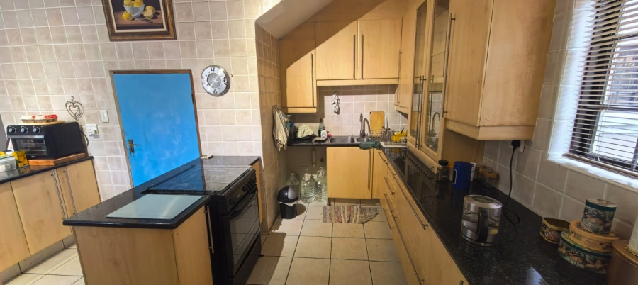 5 Bedroom Property for Sale in Kyalami Hills Gauteng