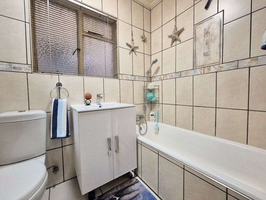 2 Bedroom Property for Sale in Lyttelton Manor Gauteng