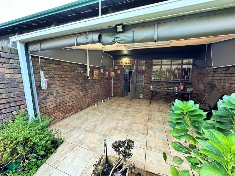 2 Bedroom Property for Sale in Lyttelton Manor Gauteng