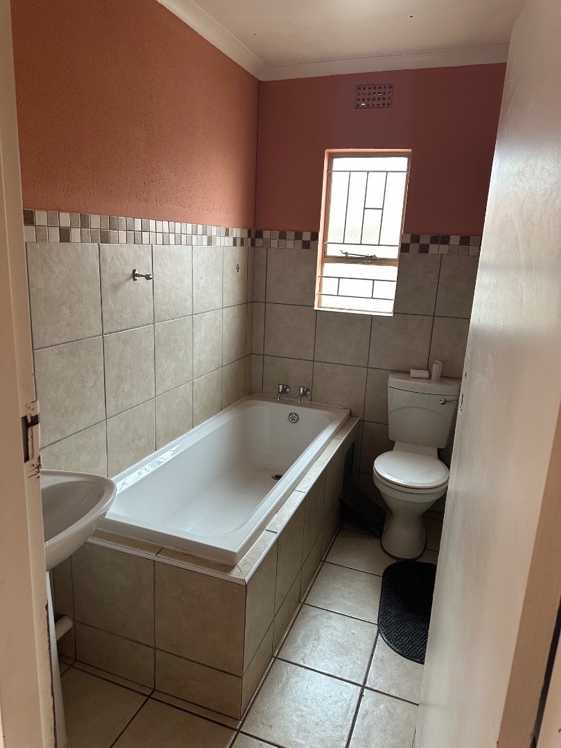 To Let 3 Bedroom Property for Rent in Leopard