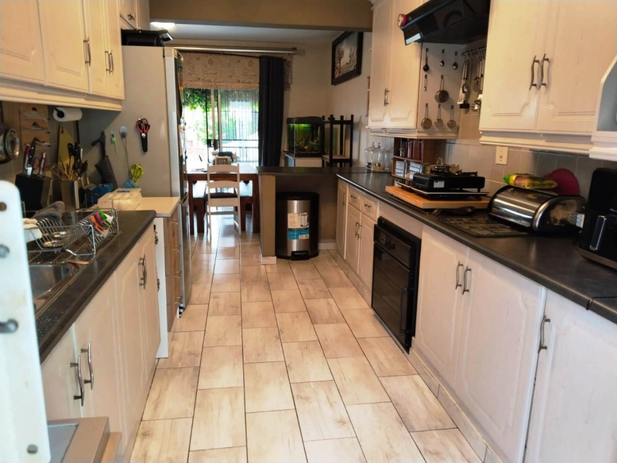 3 Bedroom Property for Sale in Illiondale Gauteng