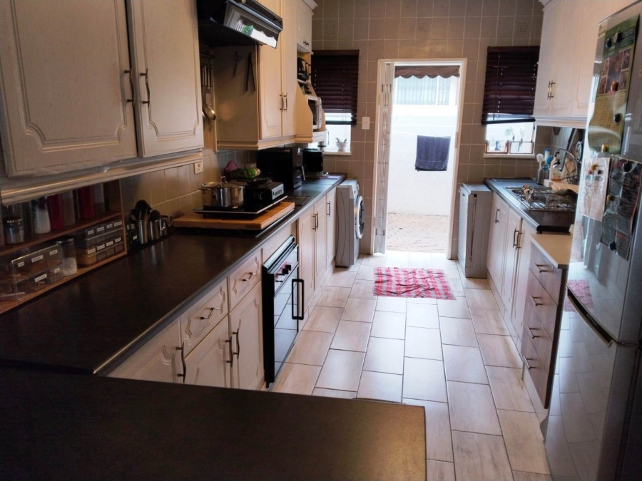 3 Bedroom Property for Sale in Illiondale Gauteng