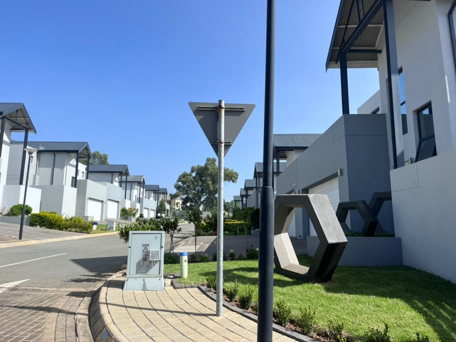 3 Bedroom Property for Sale in Broadacres Gauteng