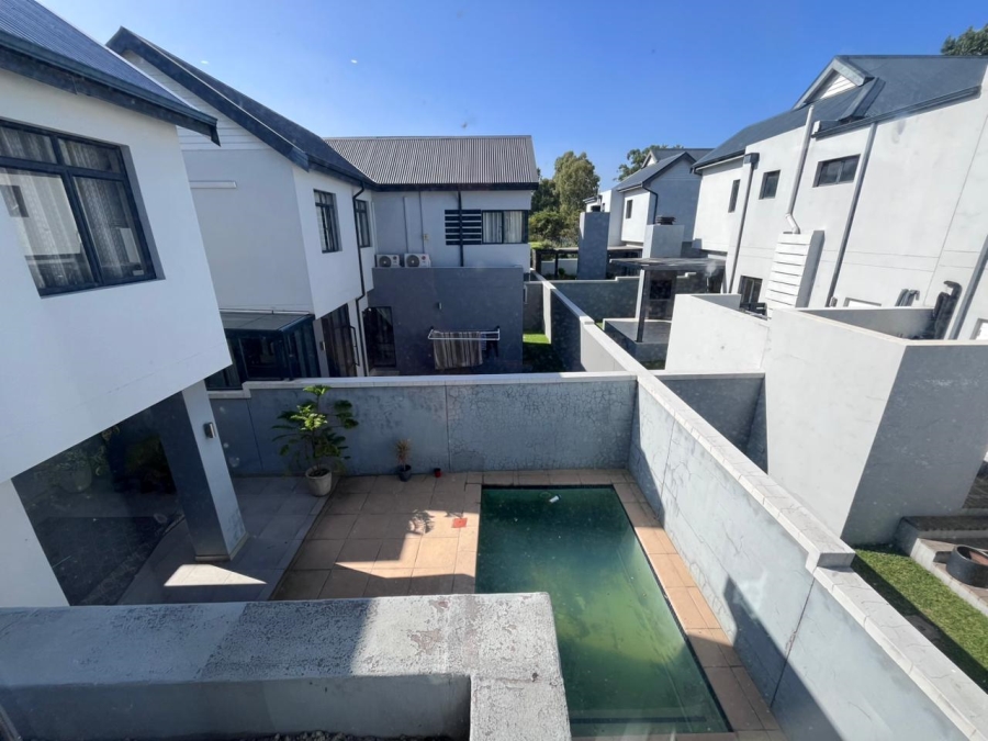 3 Bedroom Property for Sale in Broadacres Gauteng