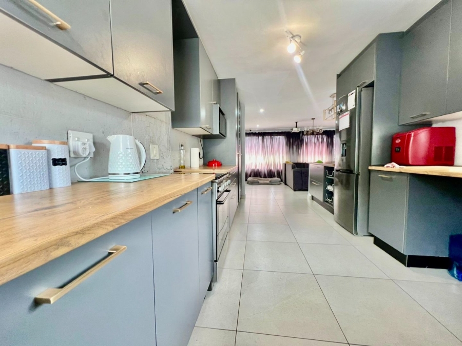 3 Bedroom Property for Sale in Bloubosrand Gauteng