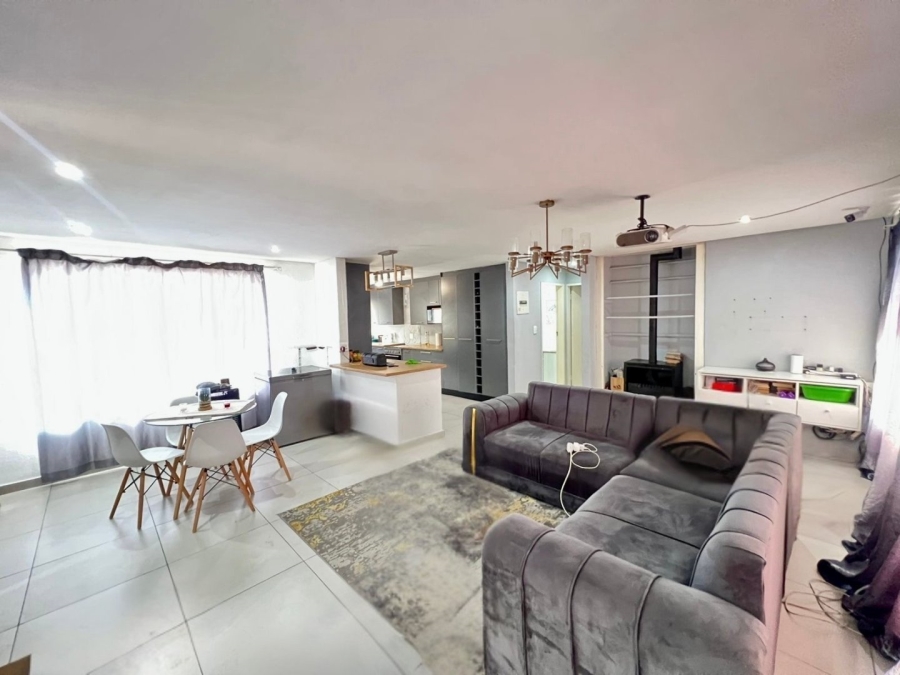 3 Bedroom Property for Sale in Bloubosrand Gauteng