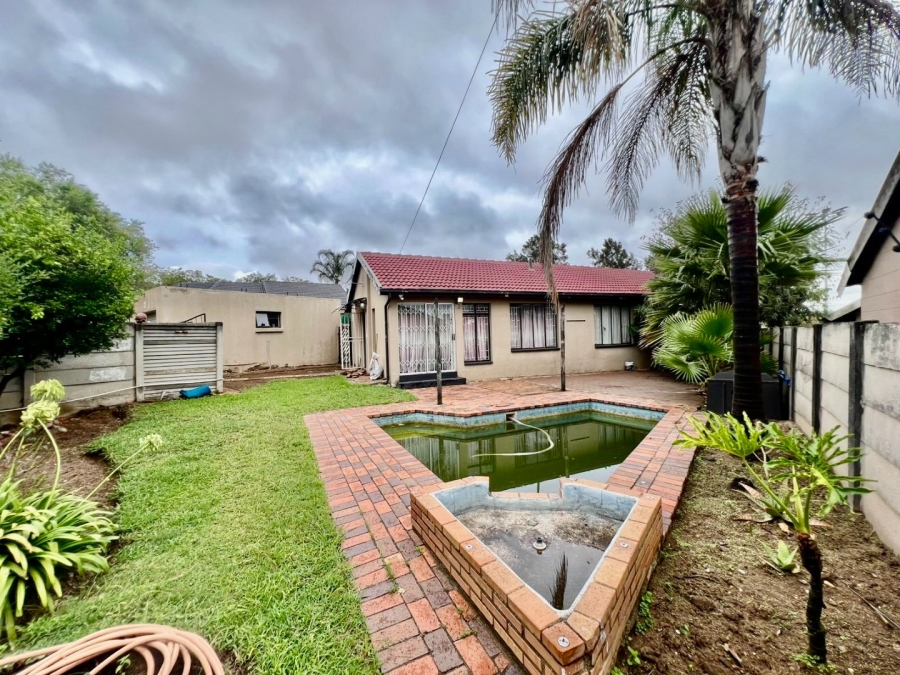 3 Bedroom Property for Sale in Bloubosrand Gauteng