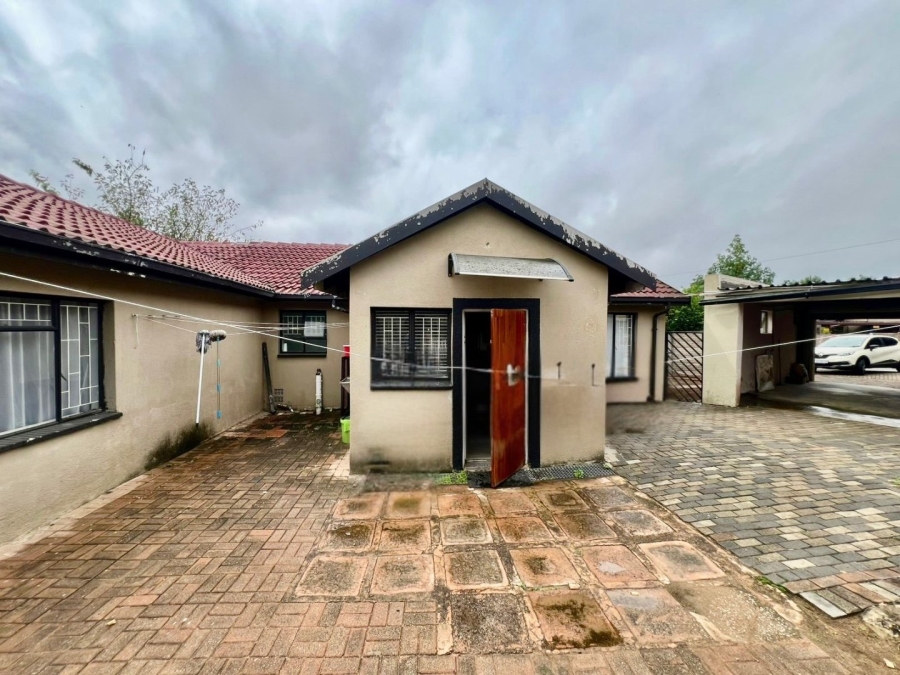 3 Bedroom Property for Sale in Bloubosrand Gauteng