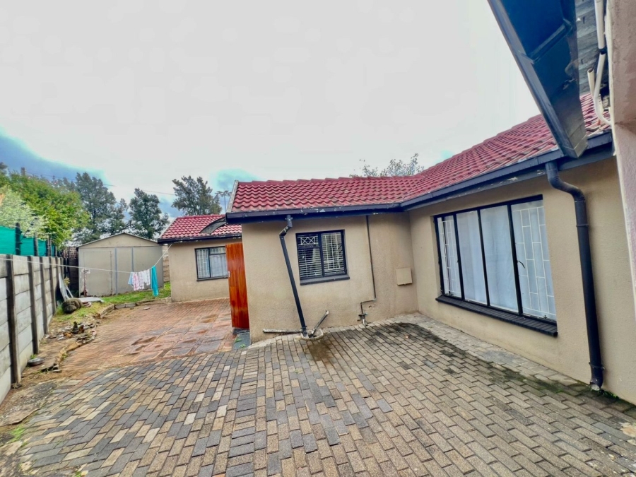 3 Bedroom Property for Sale in Bloubosrand Gauteng