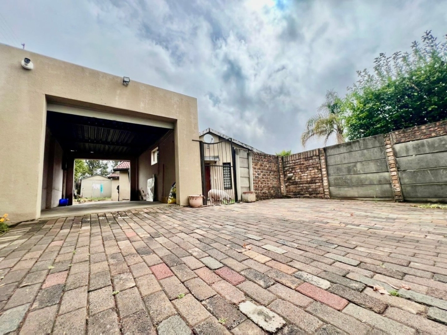 3 Bedroom Property for Sale in Bloubosrand Gauteng