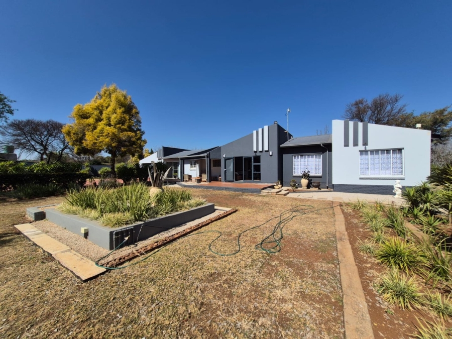 To Let 3 Bedroom Property for Rent in Zwavelpoort Gauteng
