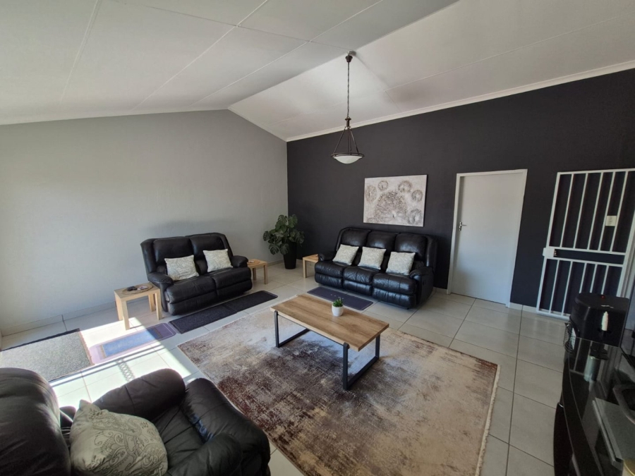 To Let 3 Bedroom Property for Rent in Zwavelpoort Gauteng