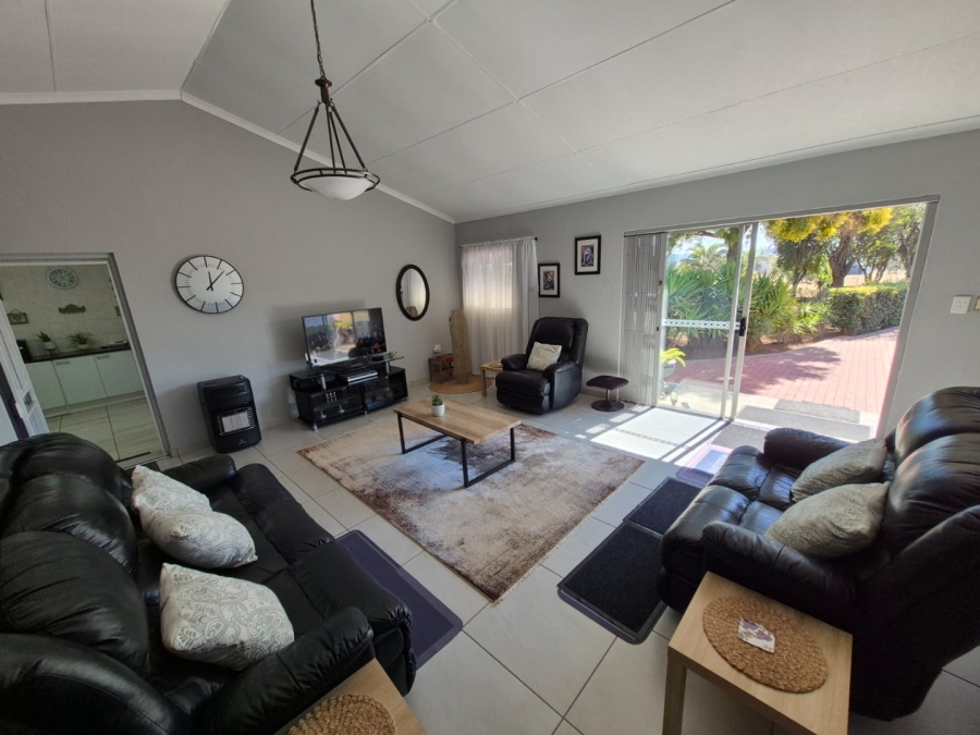 To Let 3 Bedroom Property for Rent in Zwavelpoort Gauteng