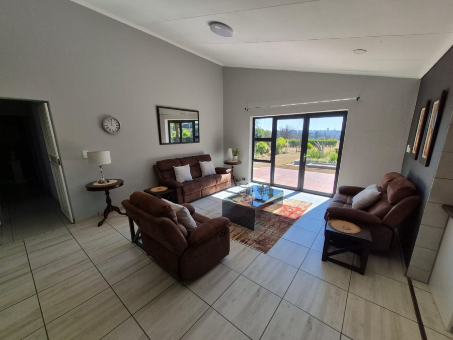 To Let 3 Bedroom Property for Rent in Zwavelpoort Gauteng