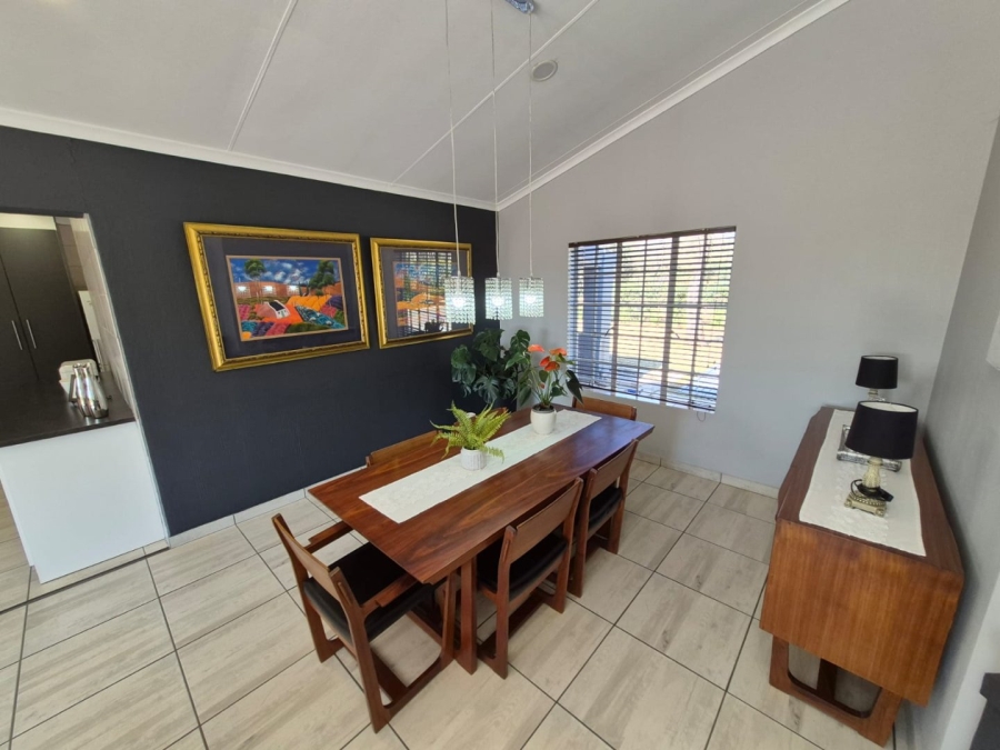 To Let 3 Bedroom Property for Rent in Zwavelpoort Gauteng