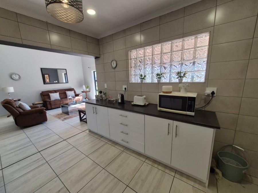 To Let 3 Bedroom Property for Rent in Zwavelpoort Gauteng