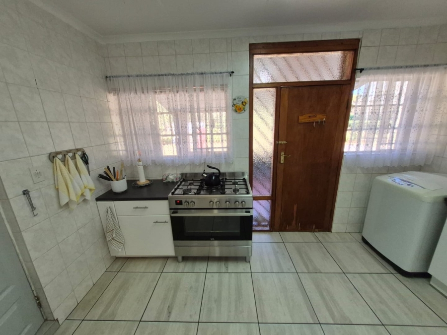 To Let 3 Bedroom Property for Rent in Zwavelpoort Gauteng