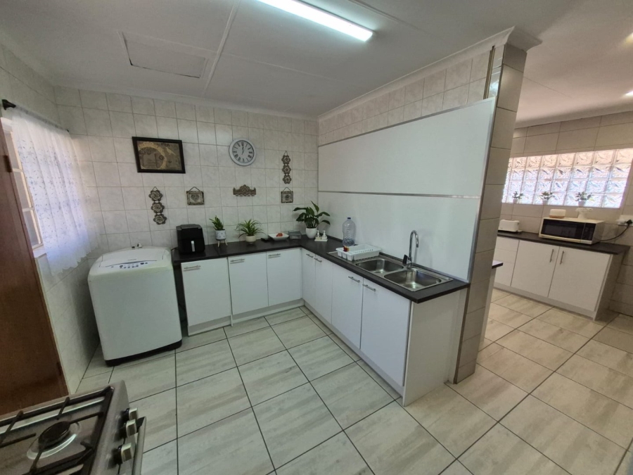 To Let 3 Bedroom Property for Rent in Zwavelpoort Gauteng