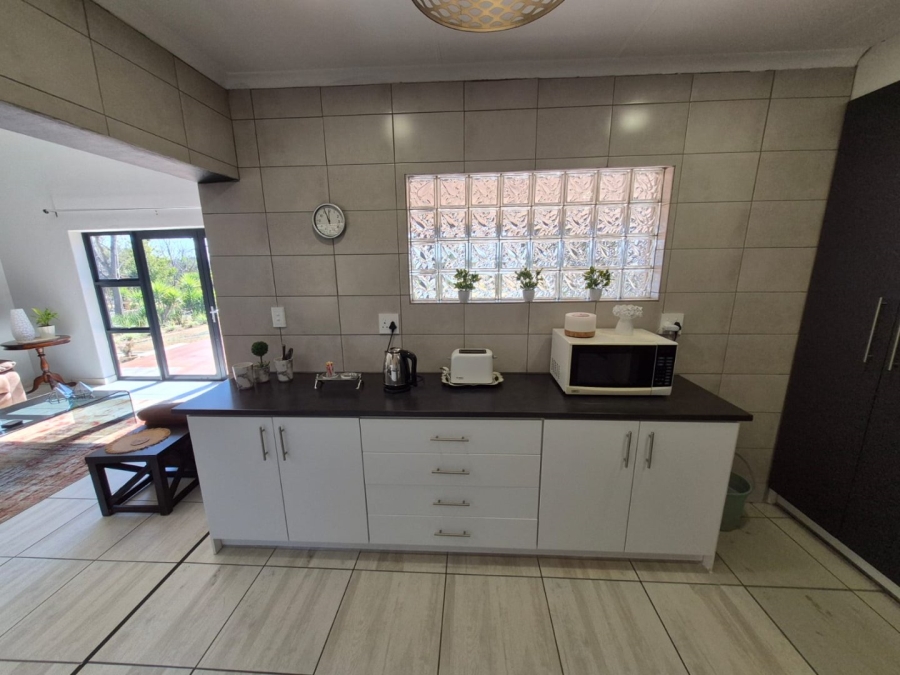 To Let 3 Bedroom Property for Rent in Zwavelpoort Gauteng