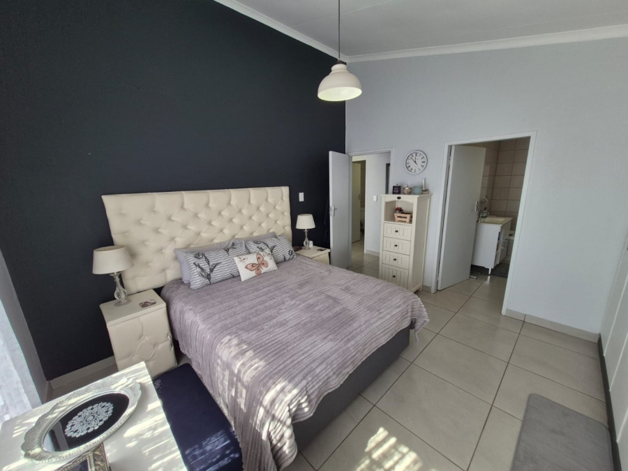 To Let 3 Bedroom Property for Rent in Zwavelpoort Gauteng