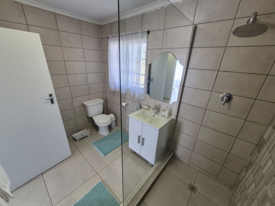 To Let 3 Bedroom Property for Rent in Zwavelpoort Gauteng