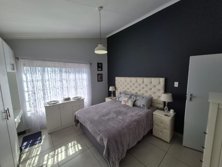 To Let 3 Bedroom Property for Rent in Zwavelpoort Gauteng