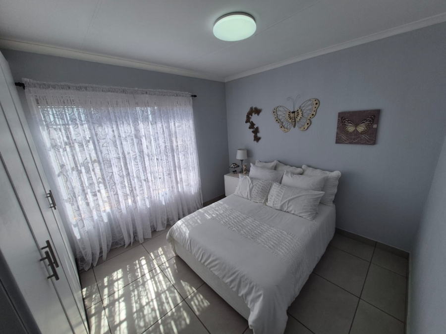 To Let 3 Bedroom Property for Rent in Zwavelpoort Gauteng