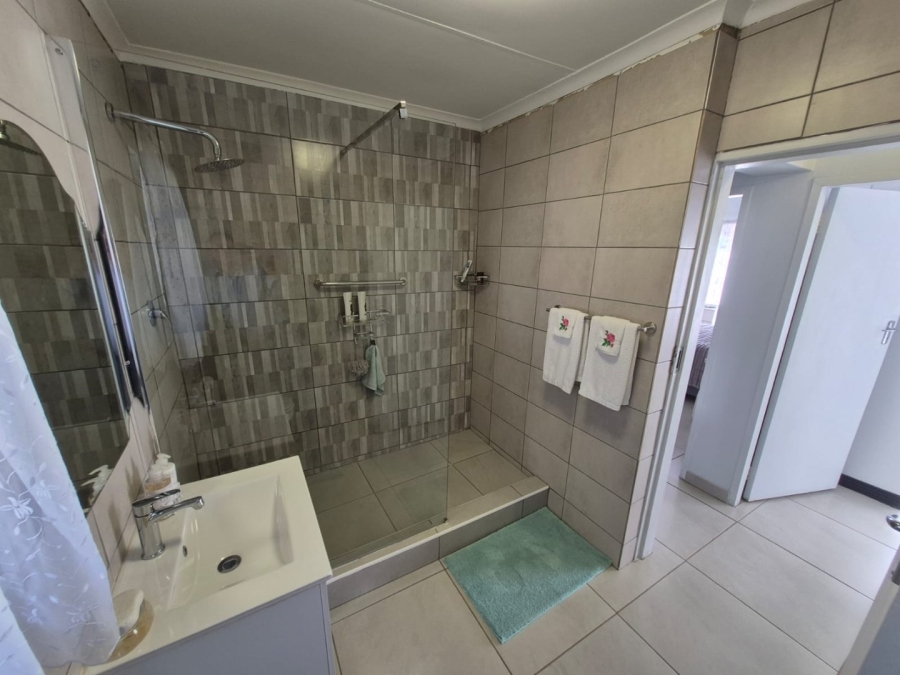 To Let 3 Bedroom Property for Rent in Zwavelpoort Gauteng