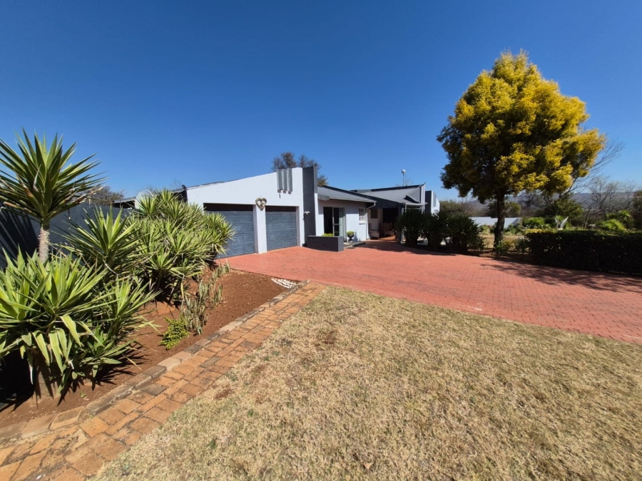 To Let 3 Bedroom Property for Rent in Zwavelpoort Gauteng