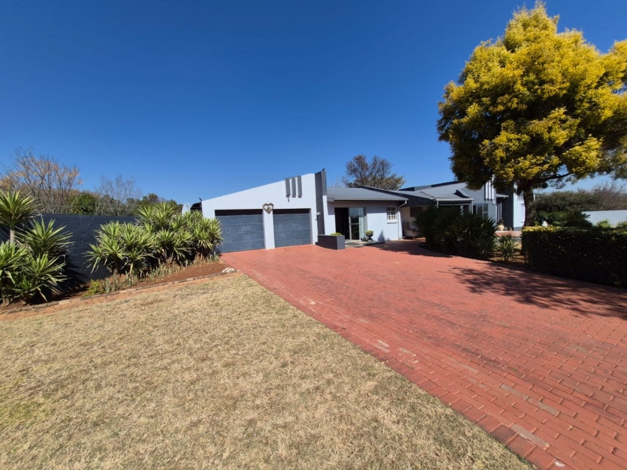 To Let 3 Bedroom Property for Rent in Zwavelpoort Gauteng