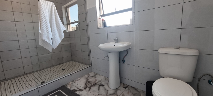 8 Bedroom Property for Sale in Diepkloof Zone 4 Gauteng
