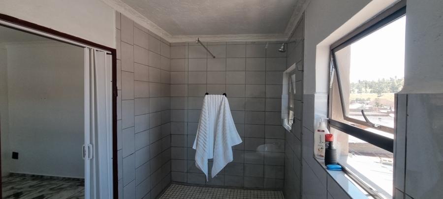 8 Bedroom Property for Sale in Diepkloof Zone 4 Gauteng