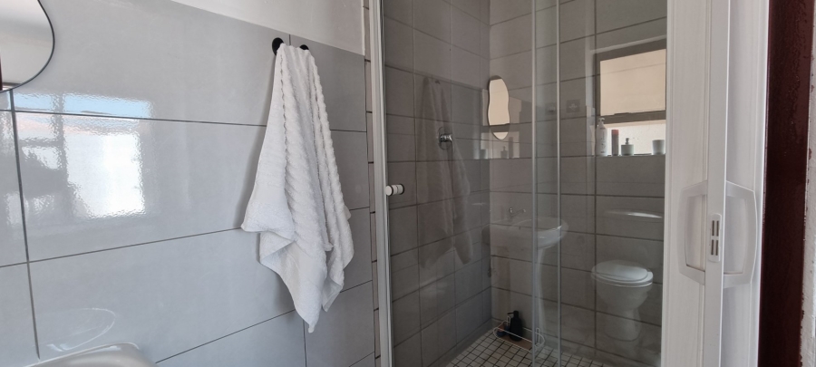 8 Bedroom Property for Sale in Diepkloof Zone 4 Gauteng