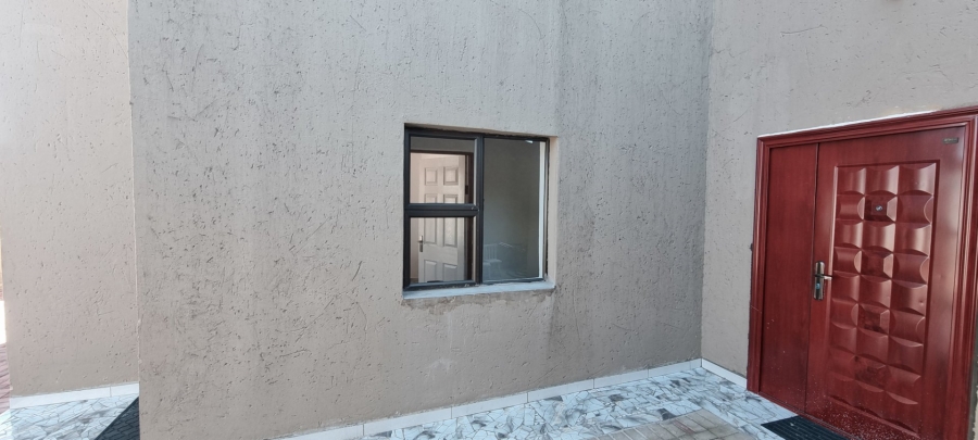 8 Bedroom Property for Sale in Diepkloof Zone 4 Gauteng