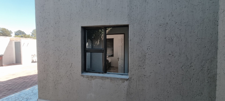 8 Bedroom Property for Sale in Diepkloof Zone 4 Gauteng