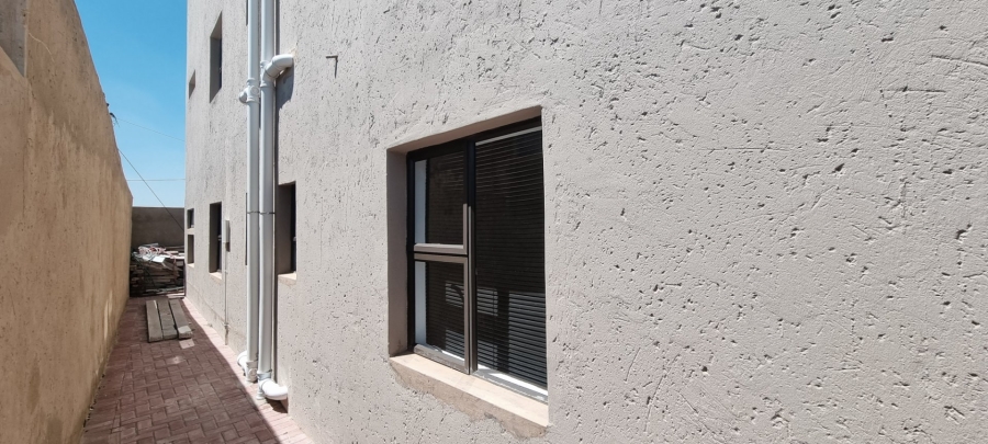 8 Bedroom Property for Sale in Diepkloof Zone 4 Gauteng