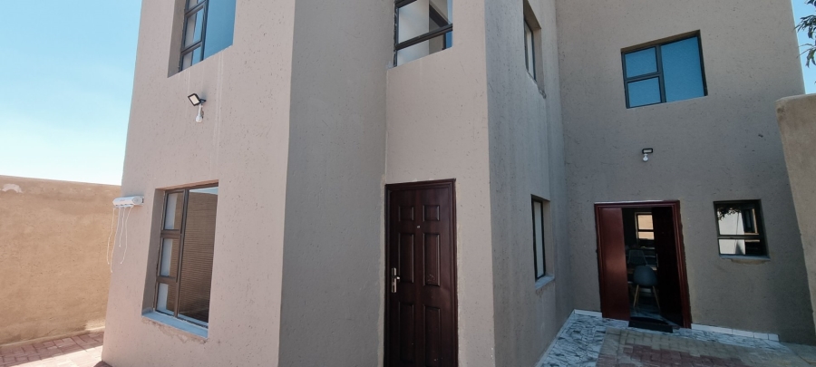 8 Bedroom Property for Sale in Diepkloof Zone 4 Gauteng