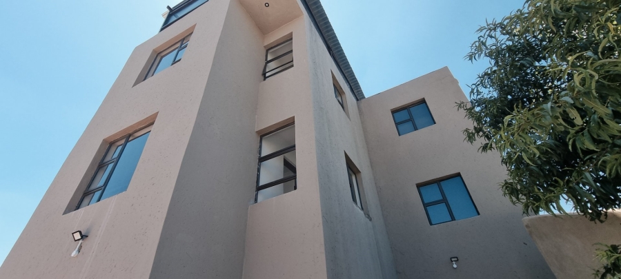 8 Bedroom Property for Sale in Diepkloof Zone 4 Gauteng