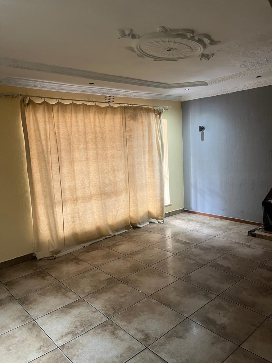 To Let 3 Bedroom Property for Rent in Bramley View Gauteng