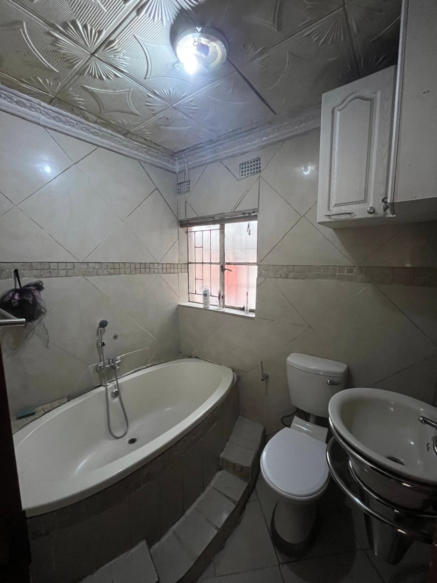 To Let 3 Bedroom Property for Rent in Bramley View Gauteng