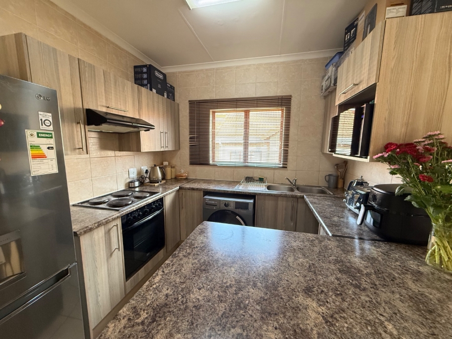 To Let 2 Bedroom Property for Rent in Randpark Ridge Gauteng