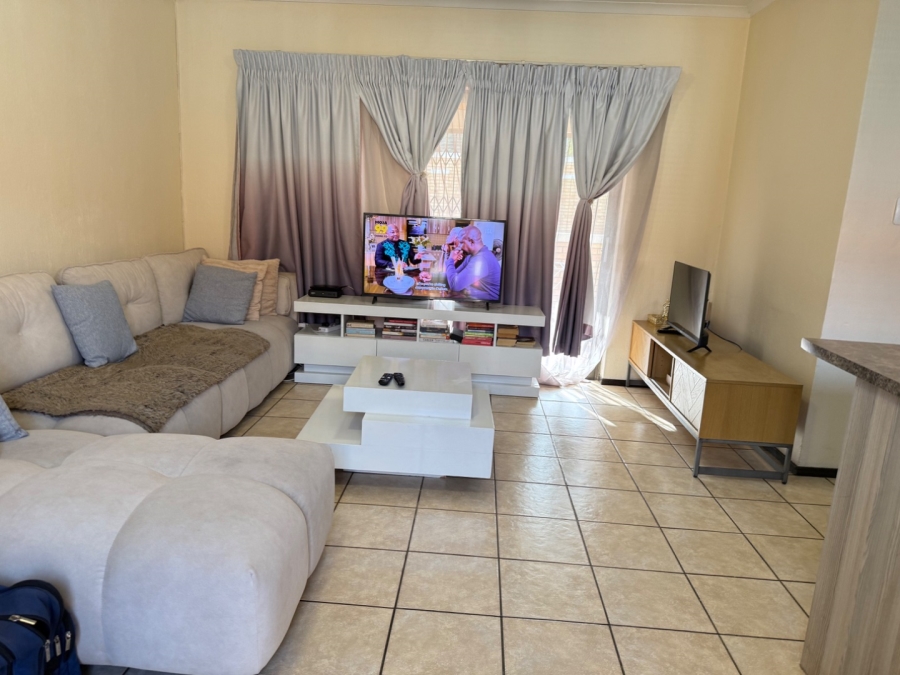 To Let 2 Bedroom Property for Rent in Randpark Ridge Gauteng