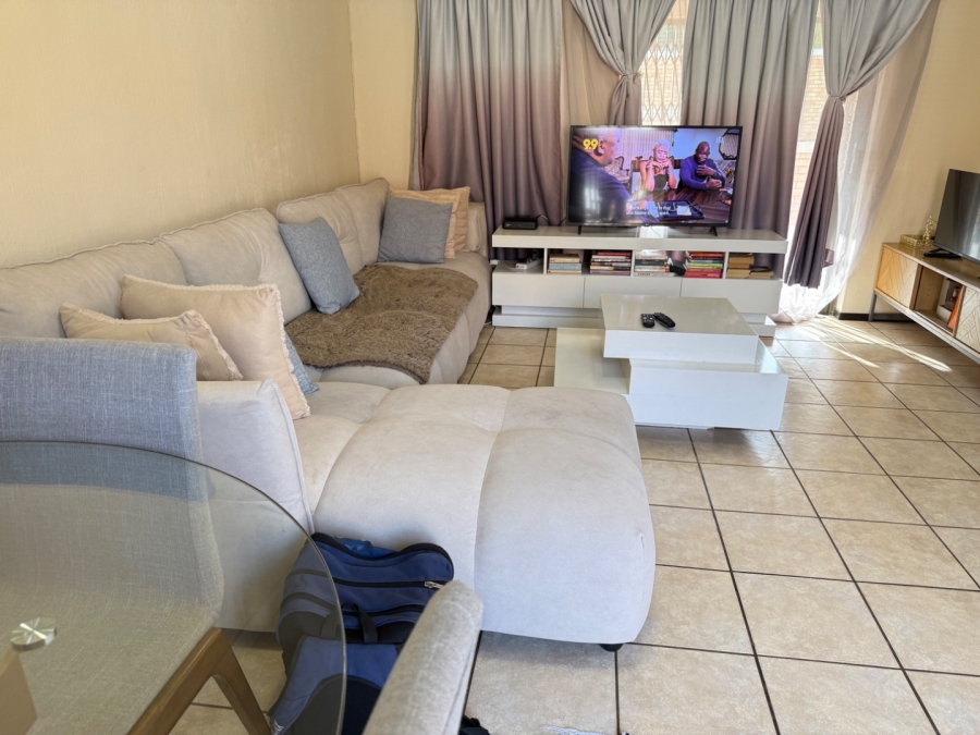 To Let 2 Bedroom Property for Rent in Randpark Ridge Gauteng
