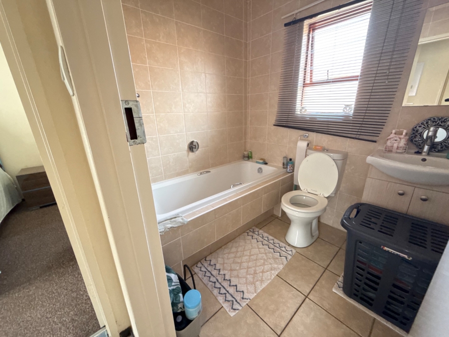 To Let 2 Bedroom Property for Rent in Randpark Ridge Gauteng