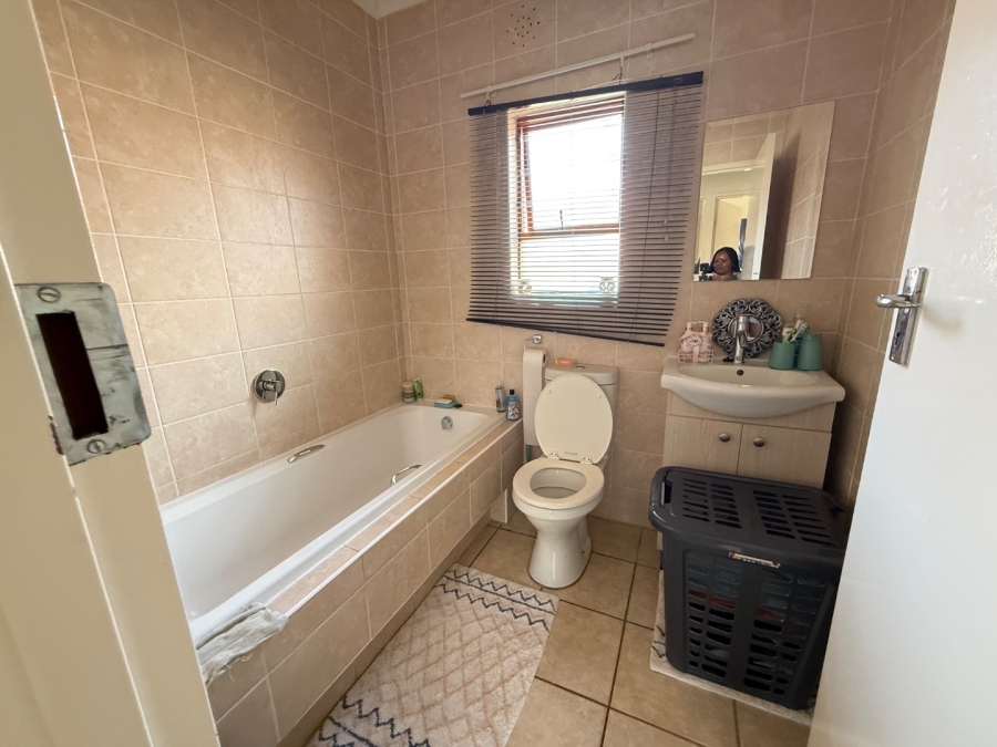 To Let 2 Bedroom Property for Rent in Randpark Ridge Gauteng