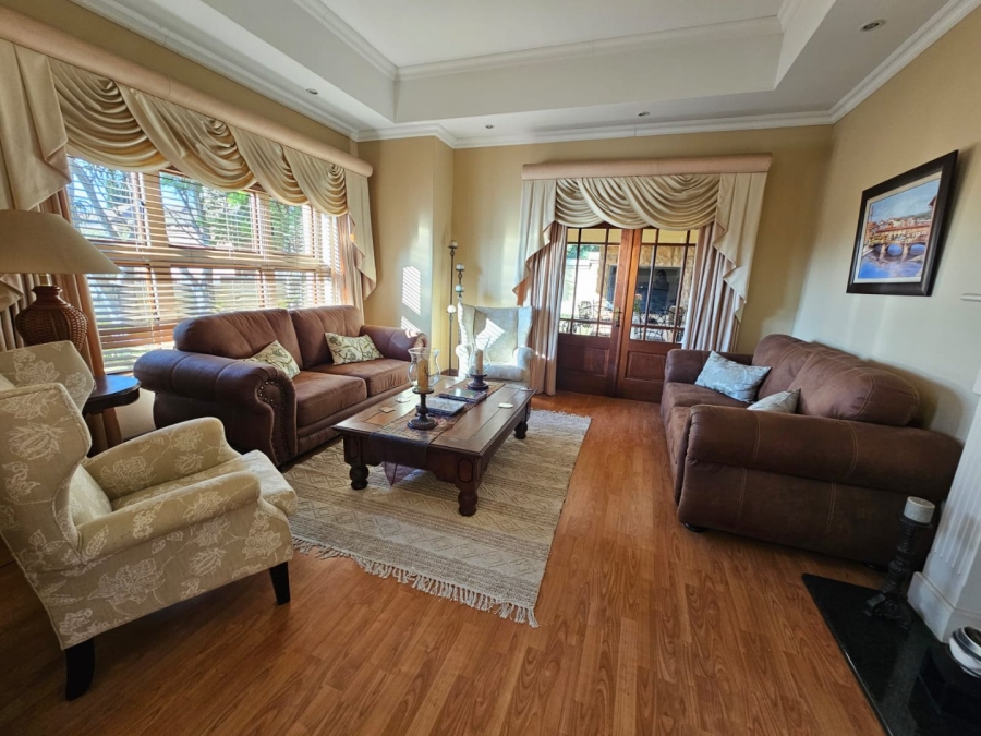 5 Bedroom Property for Sale in Moreleta Park Gauteng