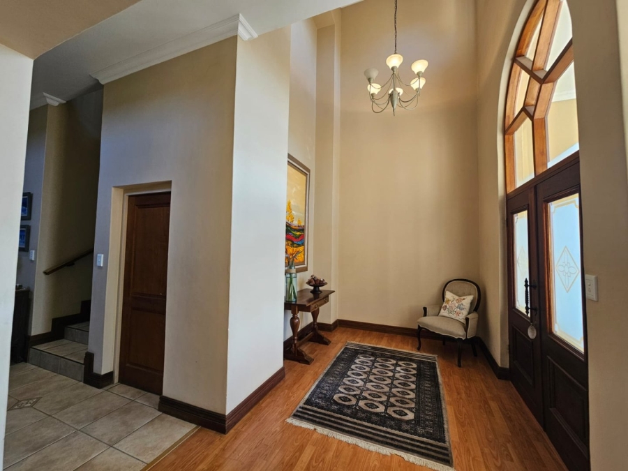 5 Bedroom Property for Sale in Moreleta Park Gauteng