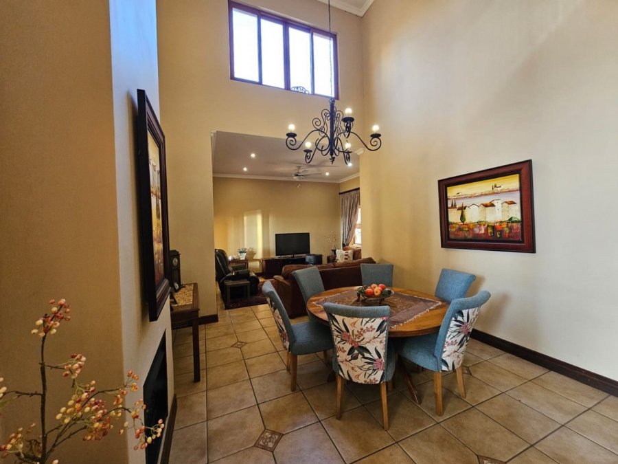 5 Bedroom Property for Sale in Moreleta Park Gauteng